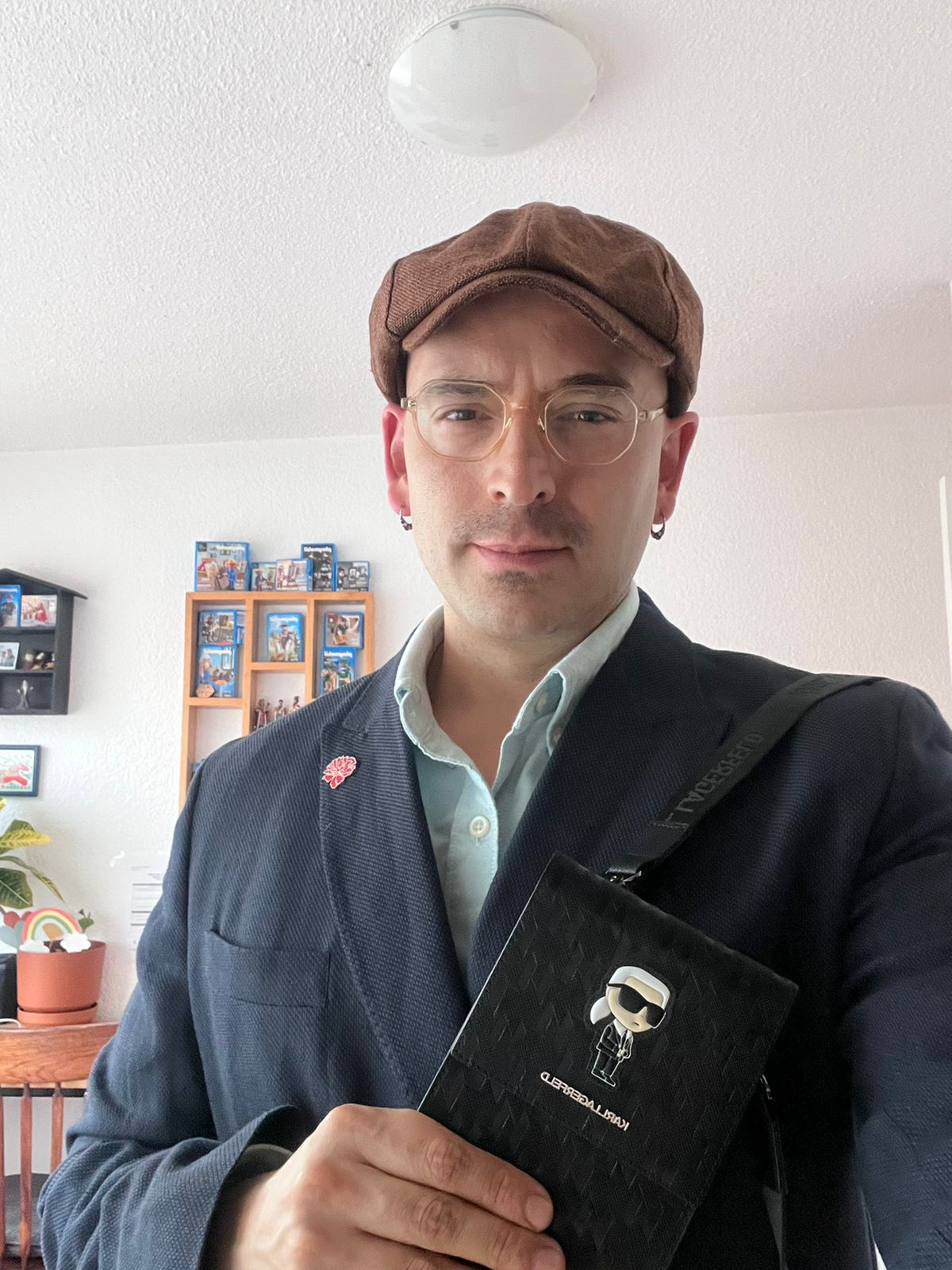 Me encanta el detalle del diseño. Es moderna, elegante y llamativa sin ser exagerada.