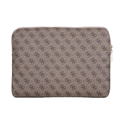 Funda Guess 4G Triángulo Café para Laptop 14" – Estilo y Protección con Elegancia