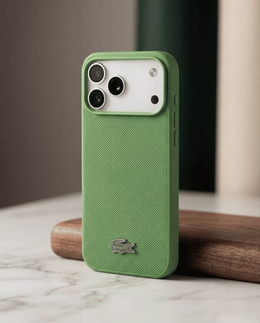 Case Lacoste Iconic Petit Piqué Verde Estragón para iPhone 17 Pro Max
