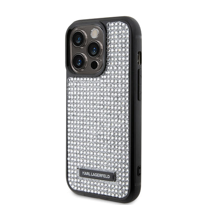 Case Karl Pedrería Logo Metal para iPhone 15 Pro Plata - Diseño Elegante y Exclusivo