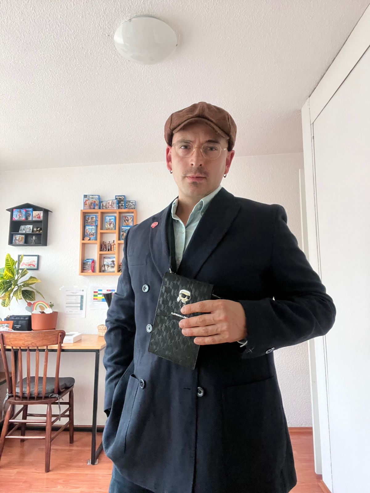 Me encanta el detalle del diseño. Es moderna, elegante y llamativa sin ser exagerada.