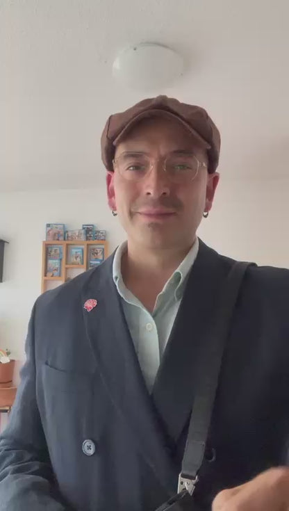 Me encanta el detalle del diseño. Es moderna, elegante y llamativa sin ser exagerada.