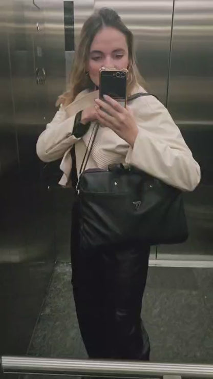 Me encanta 🖤 Es súper elegante y combina con todo. ¡Recomiendo totalmente la marca!