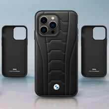 Cargar imagen en el visor de la galería, Case/Funda BMW de Piel Grabada Color Negro iPhone 13 Pro