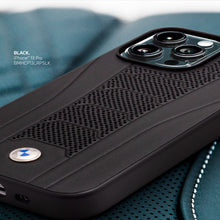Cargar imagen en el visor de la galería, Case/Funda BMW de Piel Grabada Color Negro iPhone 13 Pro