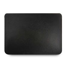 Cargar imagen en el visor de la galería, Funda/Portafolio Karl Lagerfeld Diseño Saffiano Color Negro para Macbook, Laptop o Tablet de 14”